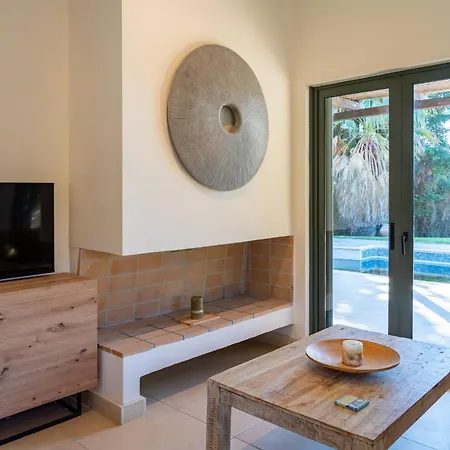 Sunny Villa