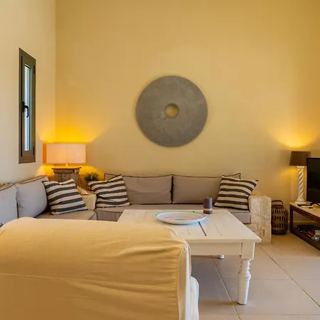 Sunny Villa *