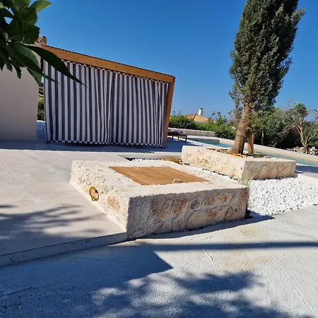 Sunny Villa Klísmata