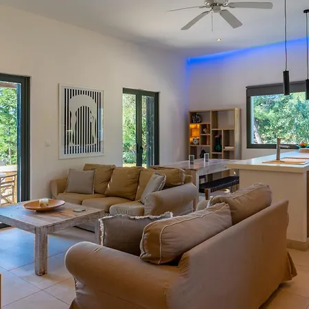 Sunny Villa